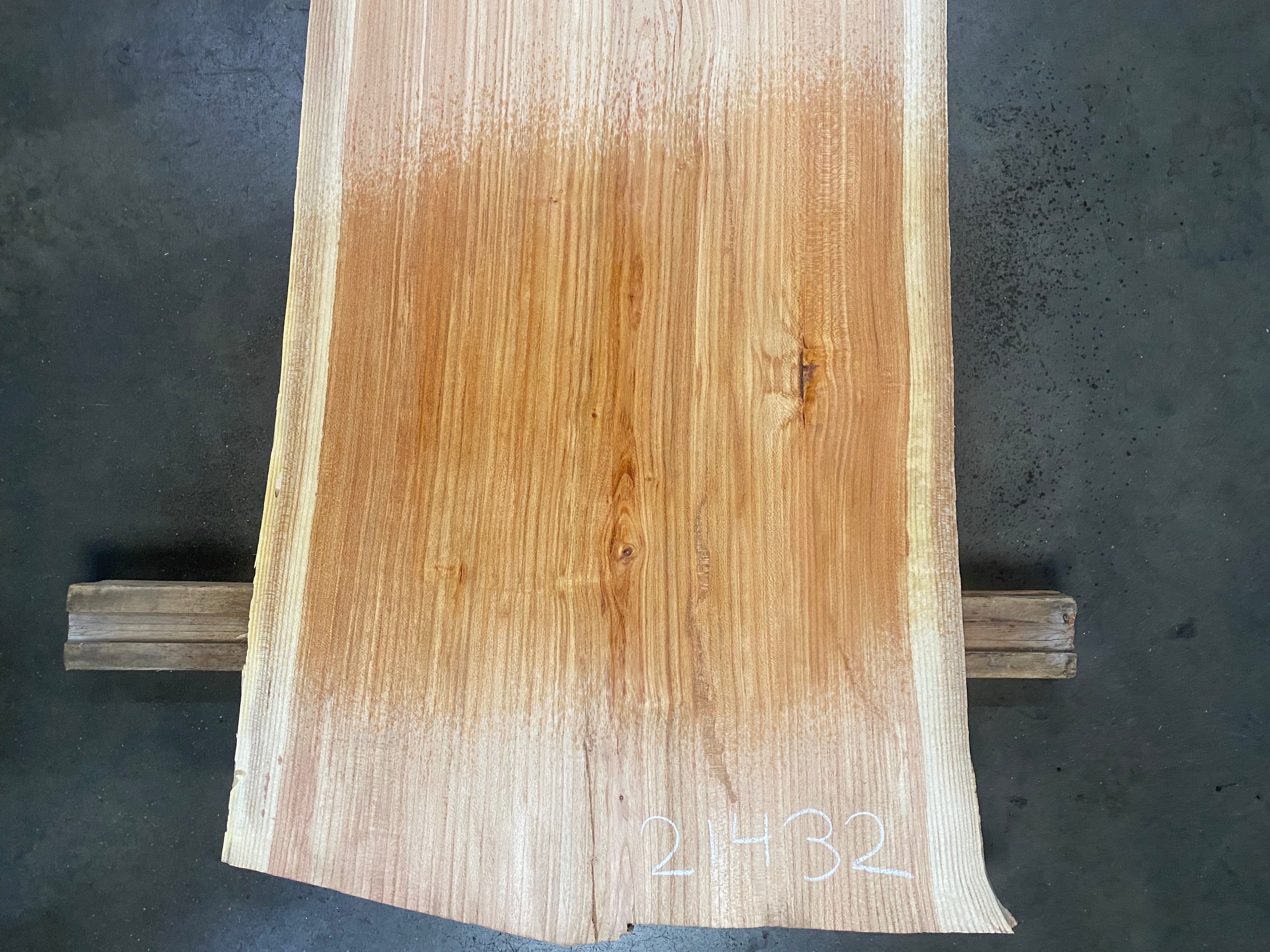 Honey Locust Slab LE2259-5B - 9/4 - 7.5' Irion Lumber Company